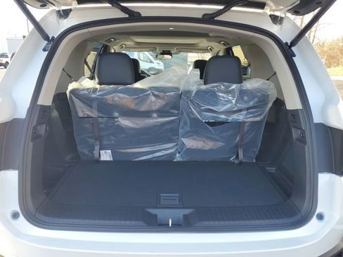 New 2025 Honda Pilot Touring image 42