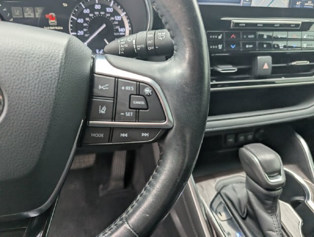 Used 2020 Toyota Highlander Platinum AWD/4WD image 22