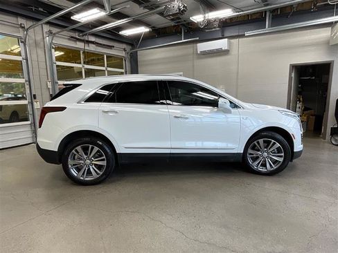 Used 2024 Cadillac XT5 Premium Luxury FWD image 6