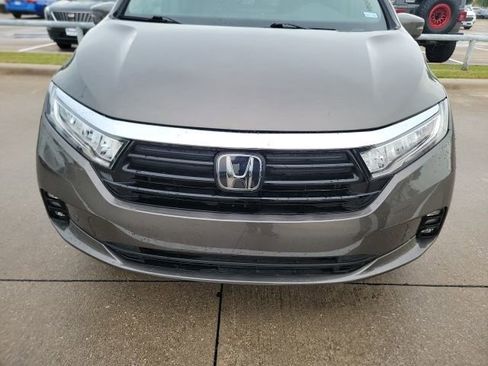 Used 2022 Honda Odyssey Elite image 2