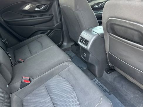 Used 2022 GMC Terrain SLE image 18