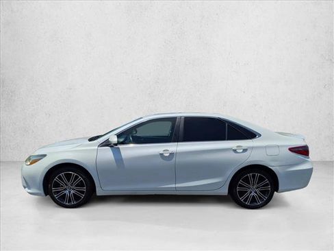 Used 2016 Toyota Camry SE FWD image 8