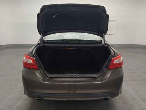 Used 2017 Nissan Altima 2.5 SL w/ Moonroof Package image 29