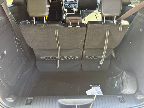 Used 2023 Chrysler Pacifica Touring-L w/ S Appearance Package FWD image 29