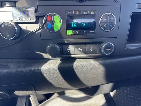 Used 2012 Chevrolet Silverado 2500 LT w/ Interior Plus Package image 39