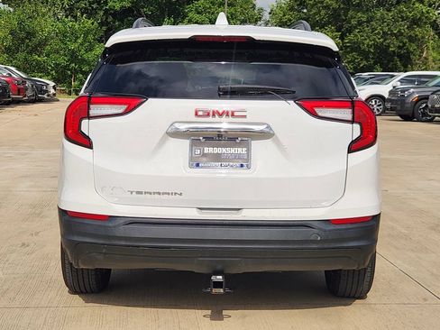 Used 2022 GMC Terrain SLE w/ Driver Convenience Package FWD image 8