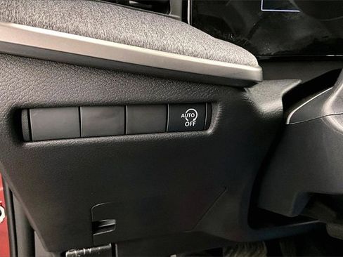 Used 2025 Nissan Kicks SV image 33