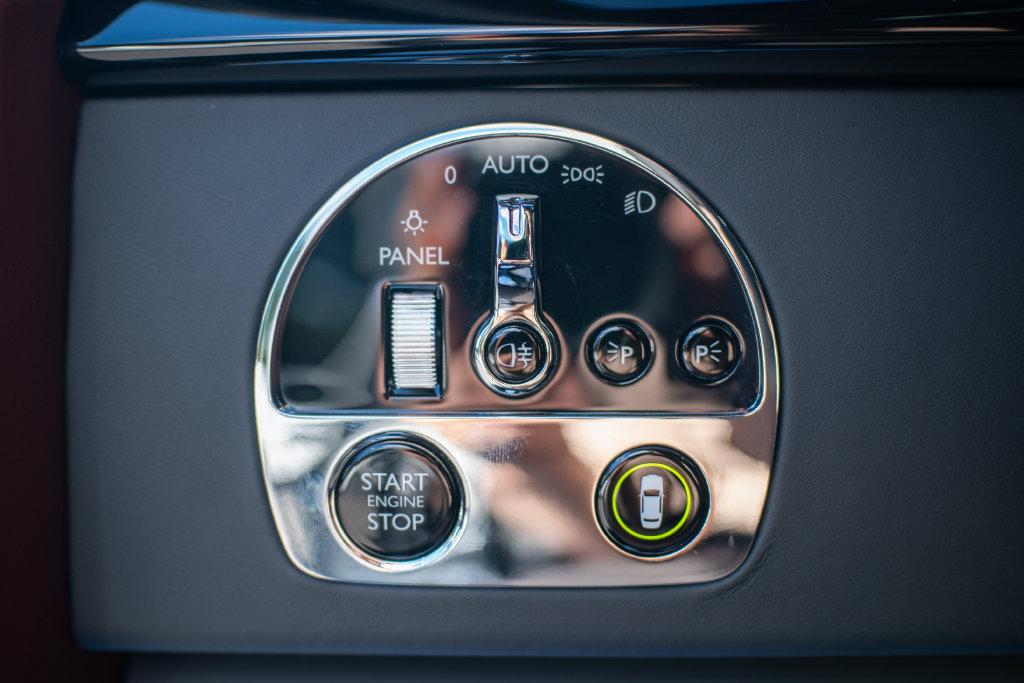 Used 2024 Rolls-Royce Phantom Sedan RWD image 15