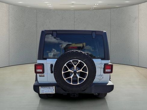 Used 2024 Jeep Wrangler Unlimited Sport AWD/4WD image 4