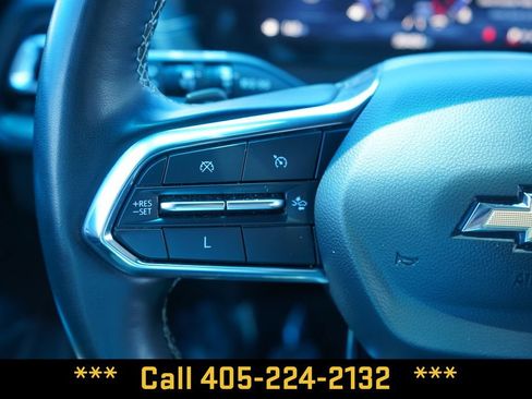 Used 2025 Chevrolet Traverse LT FWD image 28