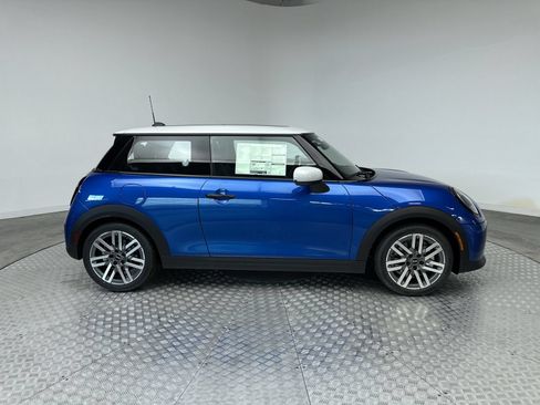New 2026 MINI Cooper 2-Door Hardtop FWD image 10