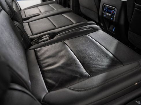 Used 2021 Chevrolet Tahoe LT w/ LT Signature Package image 37