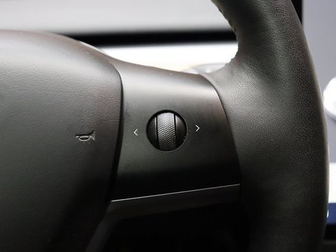 Used 2023 Tesla Model Y Long Range AWD/4WD image 45