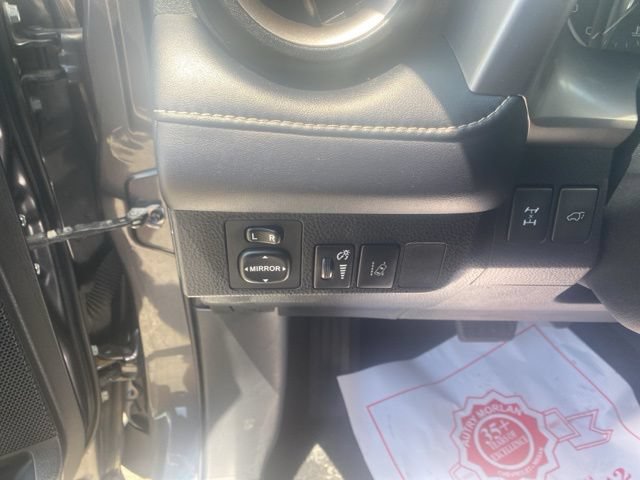 Used 2018 Toyota RAV4 XLE AWD/4WD image 19