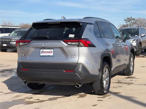 Used 2025 Toyota RAV4 XLE image 9