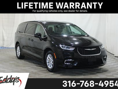 Used 2023 Chrysler Pacifica Touring-L