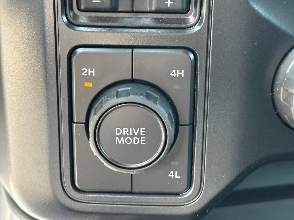 New 2026 Ford F450 XLT w/ FX4 Off-Road Package AWD/4WD image 11