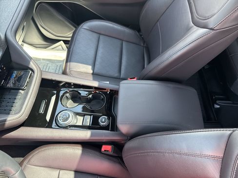Used 2025 Ford Explorer Platinum RWD image 23