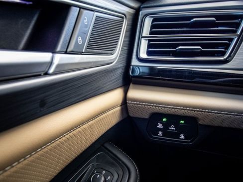 New 2026 Volkswagen Atlas Cross Sport SE image 30