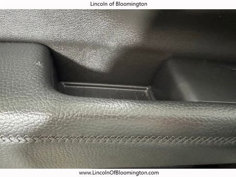 Used 2025 GMC Yukon Denali AWD/4WD image 39