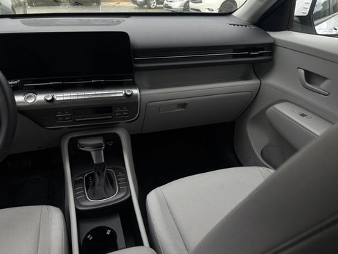 Used 2025 Hyundai Kona SEL image 41