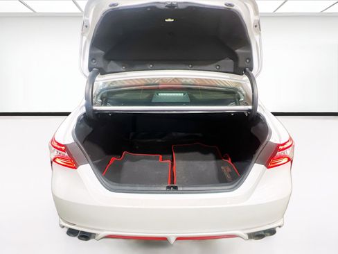 Used 2020 Toyota Camry XSE image 19