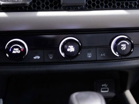 Certified 2023 Honda HR-V LX image 29