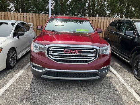 Used 2017 GMC Acadia SLT FWD image 2
