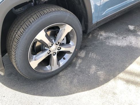 New 2026 Jeep Grand Cherokee Limited image 2