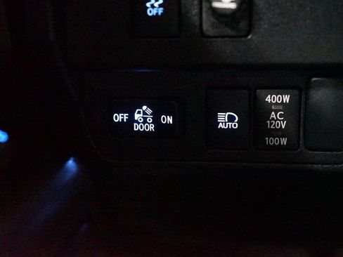 Used 2020 Toyota Tacoma TRD Off-Road w/ Technology Package image 22