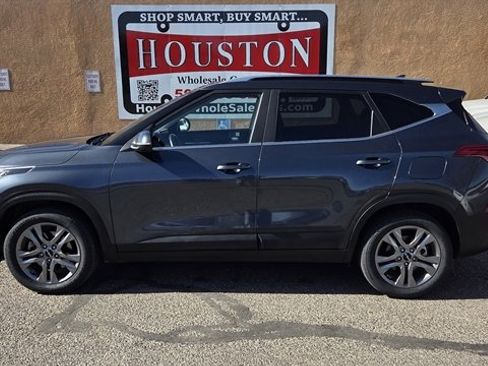 Used 2023 Kia Seltos S w/ Navigation Package image 1