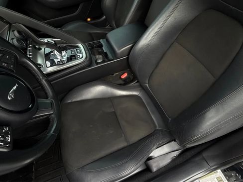 Used 2017 Jaguar F-TYPE Coupe RWD image 10