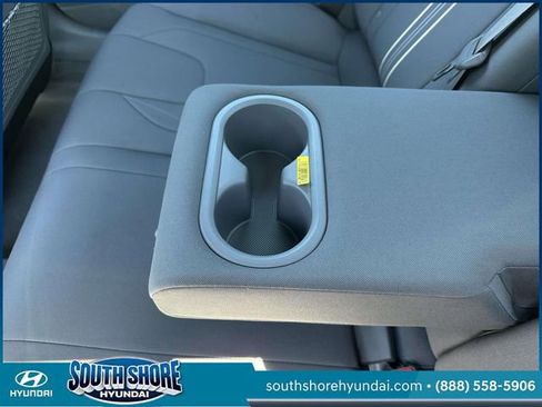 Certified 2025 Hyundai Elantra SEL FWD image 11