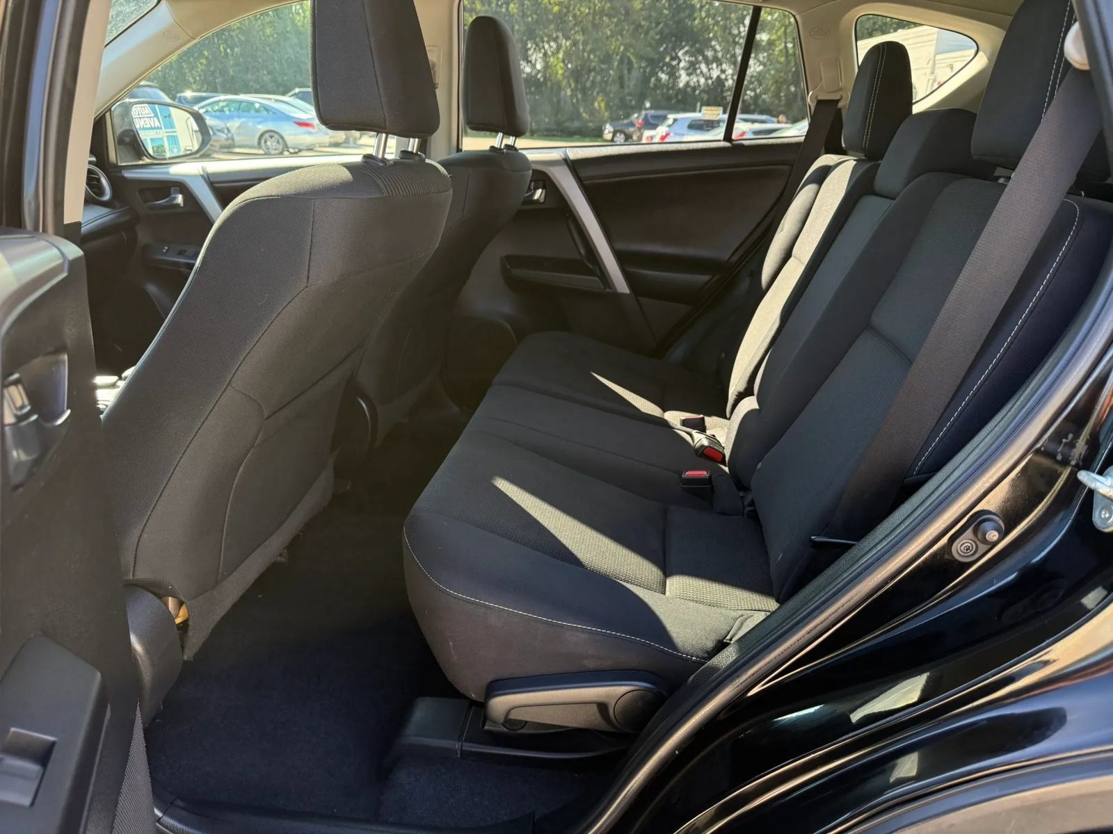 Used 2018 Toyota RAV4 XLE w/ Plus Extra Value Package FWD image 25