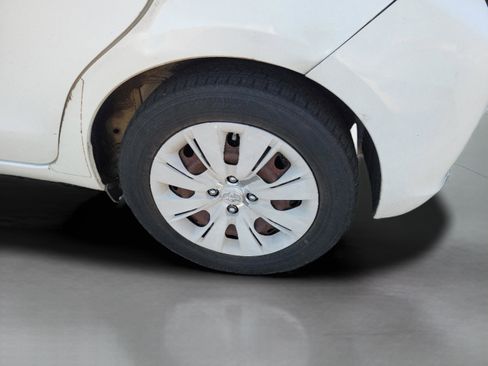 Used 2014 Toyota Yaris L FWD image 30