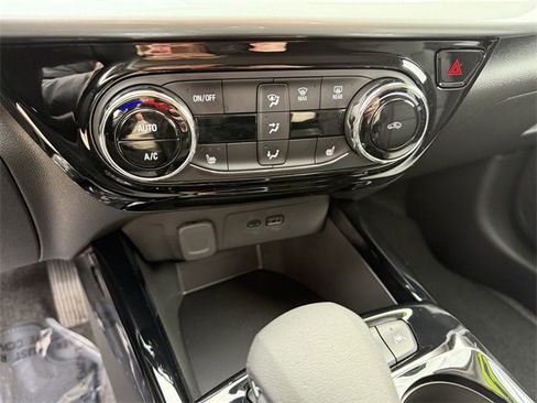 Used 2025 Chevrolet Trax LT w/ Driver Confidence Package image 23