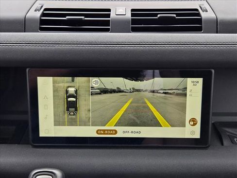 Used 2023 Land Rover Defender 110 X-Dynamic SE image 13