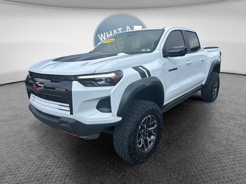 Used 2024 Chevrolet Colorado ZR2 w/ Technology Package AWD/4WD image 8