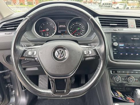 Used 2019 Volkswagen Tiguan SE w/ Panoramic Sunroof Package FWD image 24