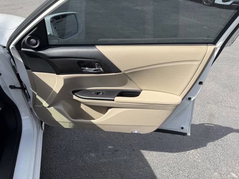 Used 2015 Honda Accord EX-L image 12