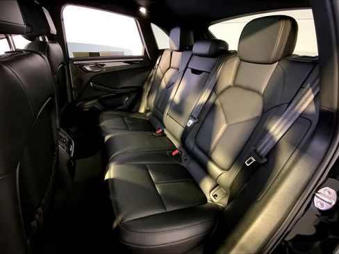 Used 2024 Porsche Macan image 24