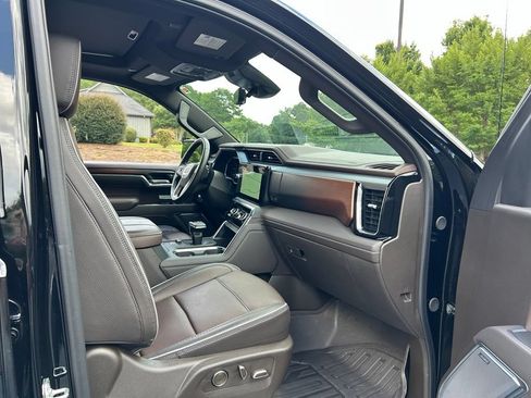 Used 2025 GMC Sierra 1500 Denali w/ Technology Package AWD/4WD image 45