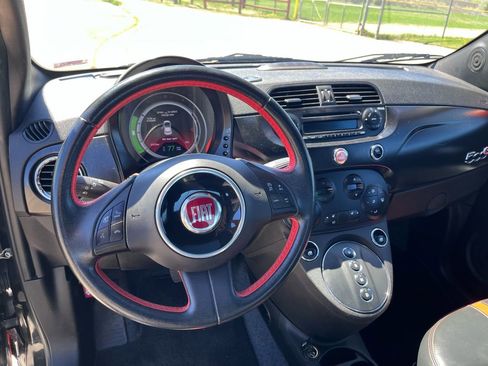 Used 2013 FIAT 500 e w/ Esport Pkg FWD image 10
