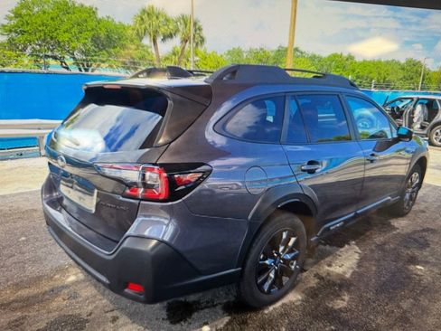 Used 2025 Subaru Outback Onyx Edition image 2