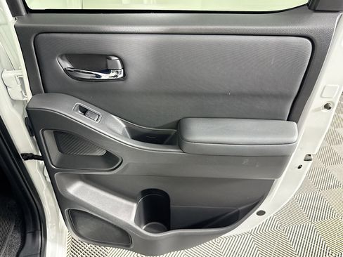 Used 2023 Nissan Frontier SV w/ Technology Package RWD image 27