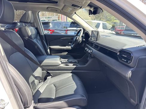 Used 2025 Honda Pilot Elite image 45