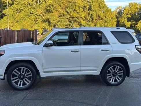 Used 2022 Toyota 4Runner Limited image 9