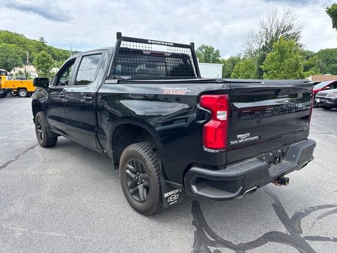Used 2021 Chevrolet Silverado 1500 LT Trail Boss w/ Convenience Package II AWD/4WD image 3