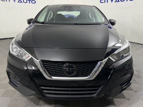 Used 2020 Nissan Versa SV image 2