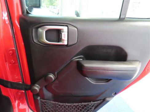 Used 2018 Jeep Wrangler Unlimited Sport image 28